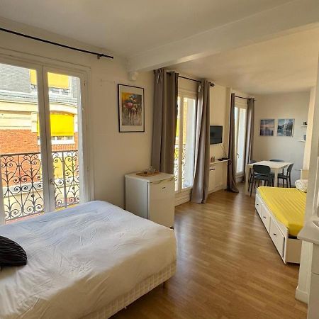 Appartement A Parijs Buitenkant foto